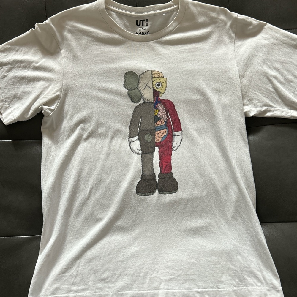 KAWS x Uniqlo Flayed Tshirt Mens 
Size Medium
Excellent condition